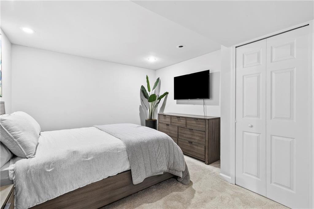 208 Shadowlawn Road SE