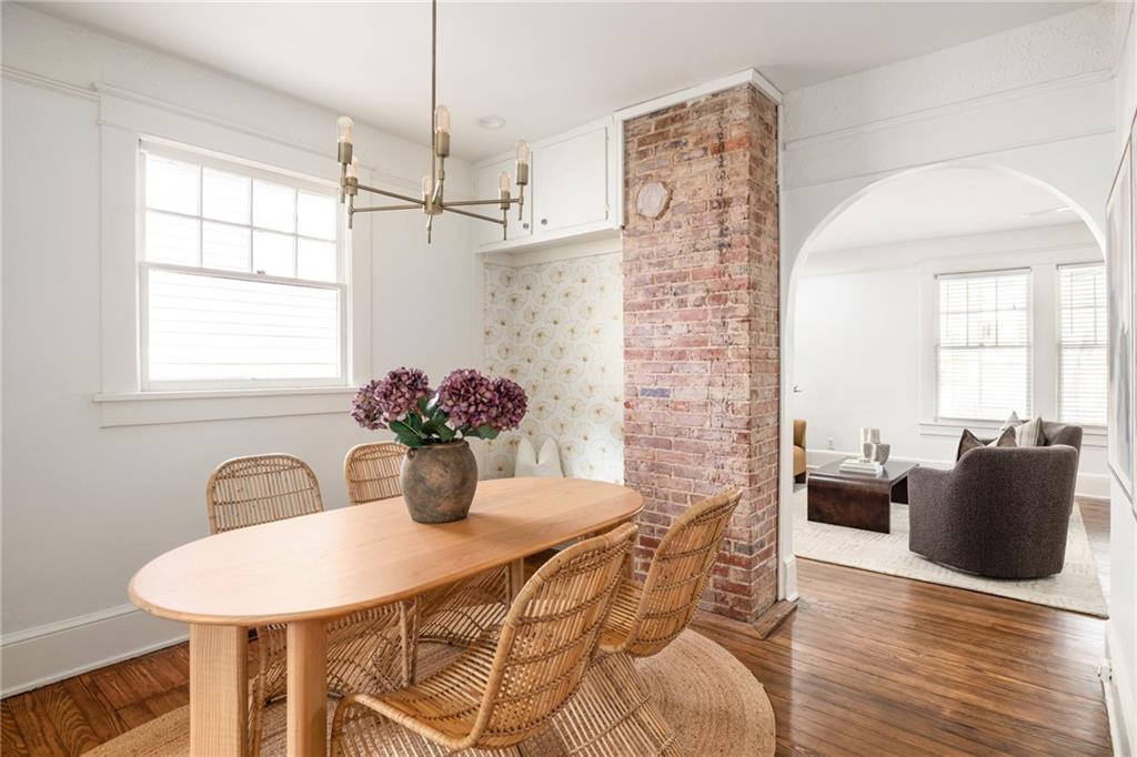 881 Woodland Avenue SE