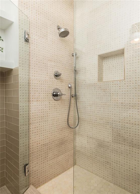 881 Woodland Avenue SE