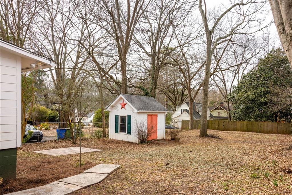 881 Woodland Avenue SE