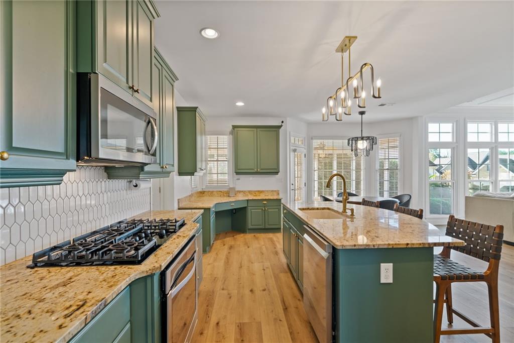 2613 Lakefield Court.
