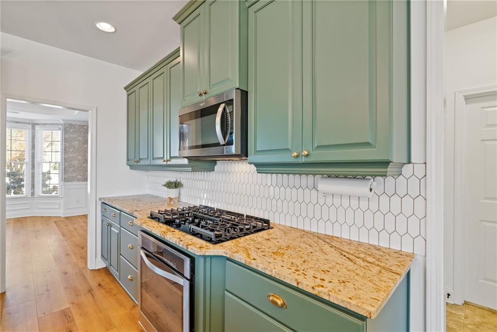 2613 Lakefield Court.