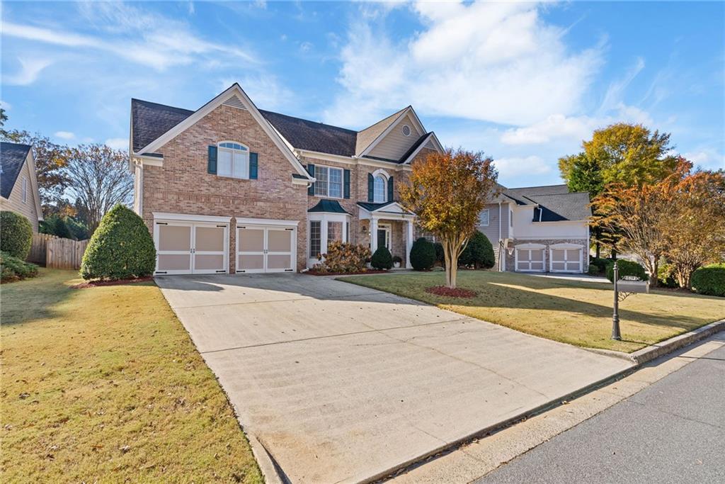 2613 Lakefield Court.
