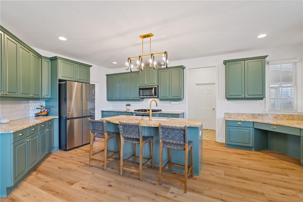 2613 Lakefield Court.