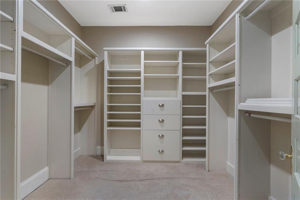 82 Lakeland Drive NW