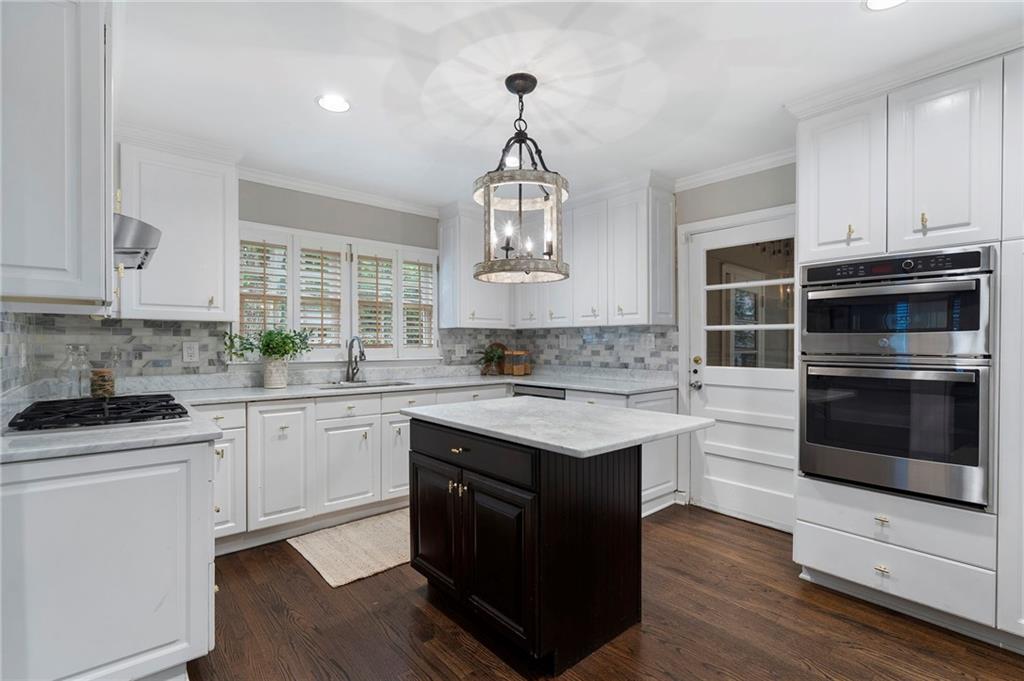 82 Lakeland Drive NW