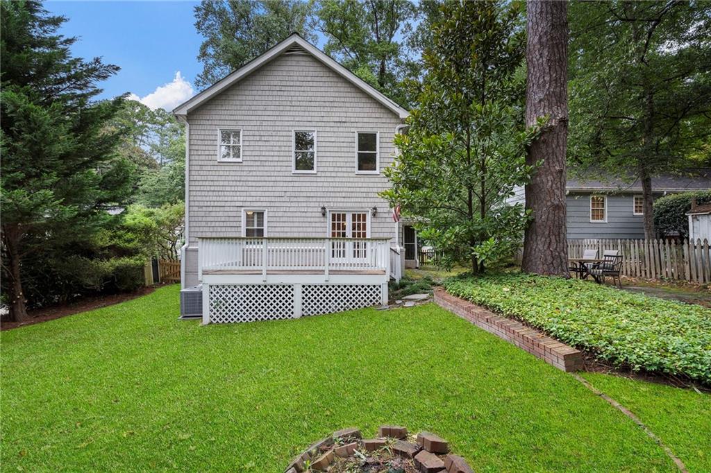 82 Lakeland Drive NW