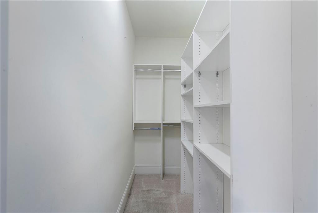 82 Lakeland Drive NW