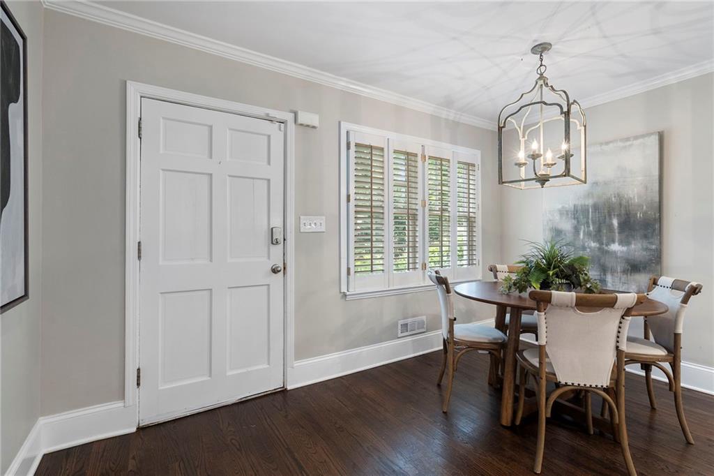 82 Lakeland Drive NW