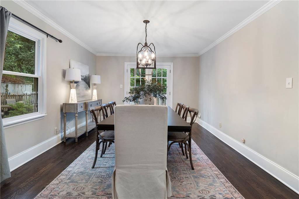 82 Lakeland Drive NW