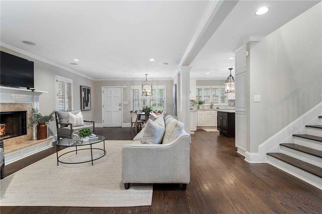 82 Lakeland Drive NW