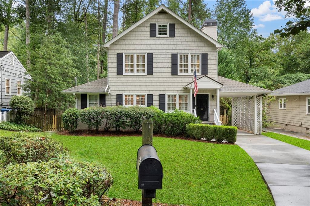 82 Lakeland Drive NW