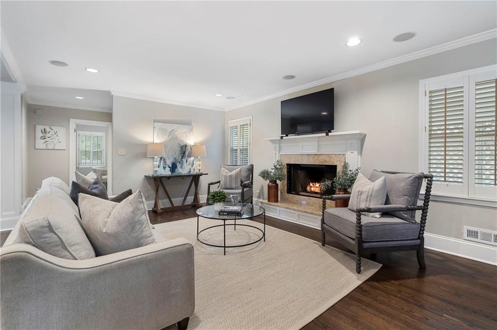 82 Lakeland Drive NW