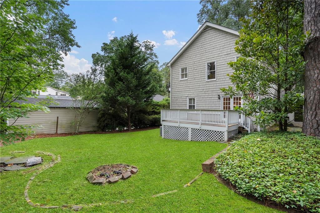 82 Lakeland Drive NW