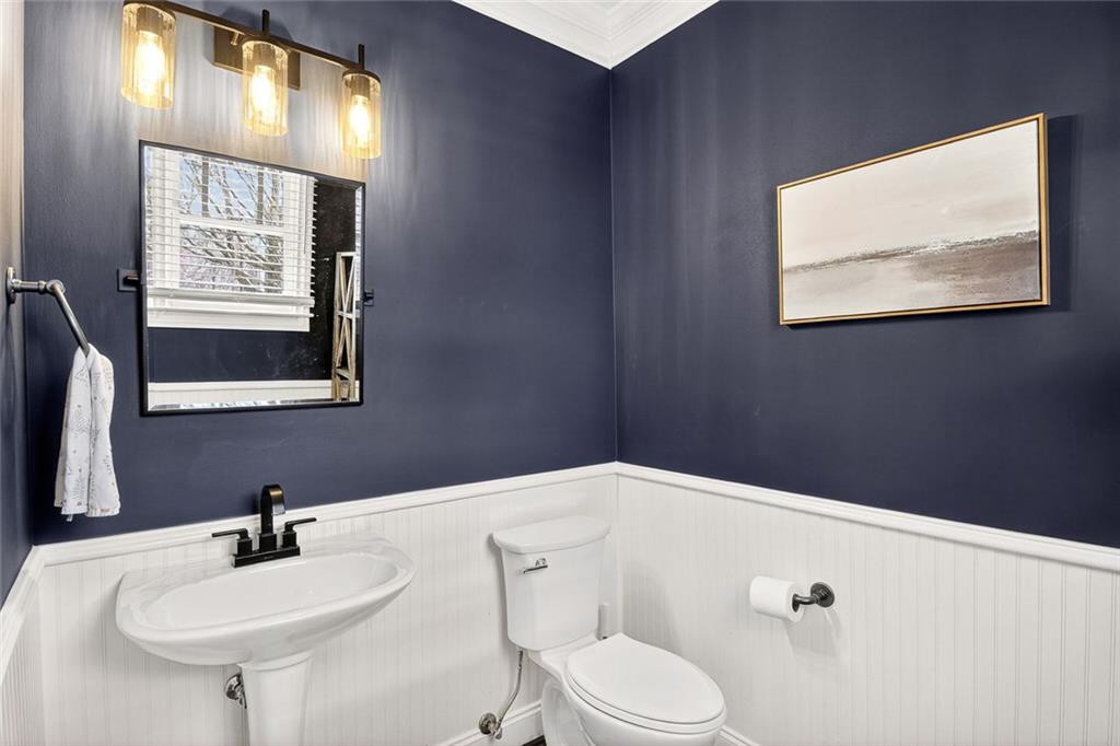 1533 Gilstrap Lane NW