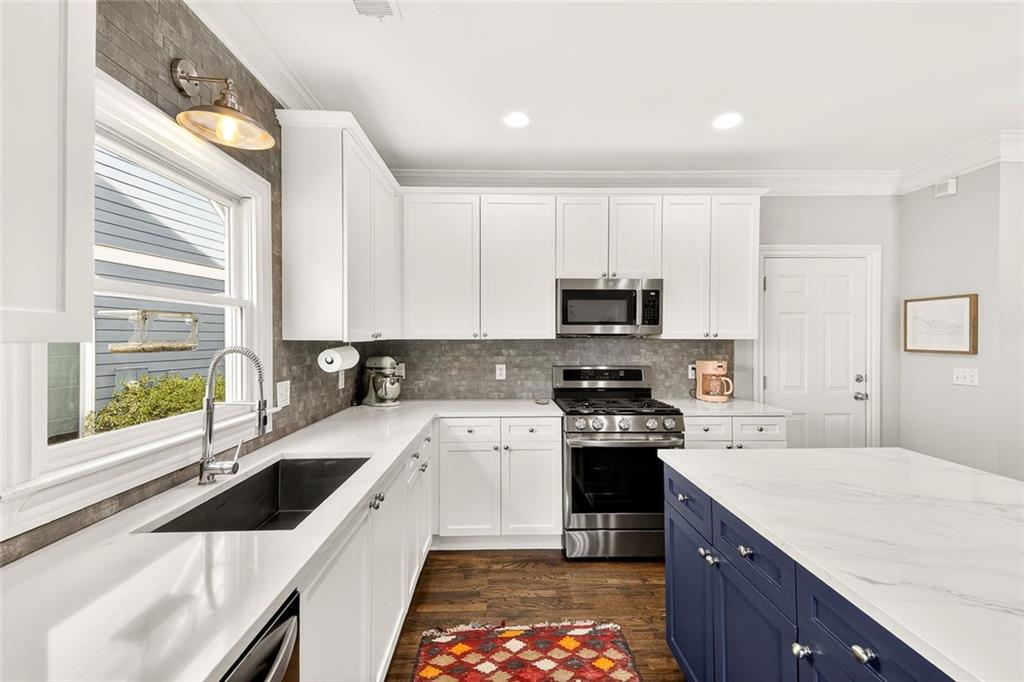 1533 Gilstrap Lane NW