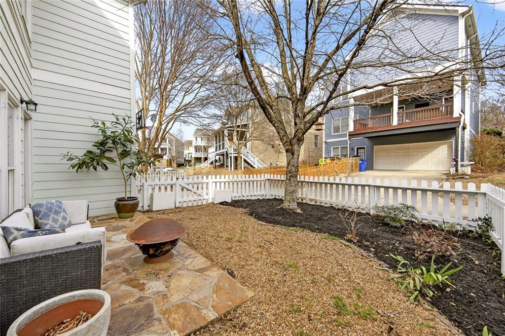 1533 Gilstrap Lane NW