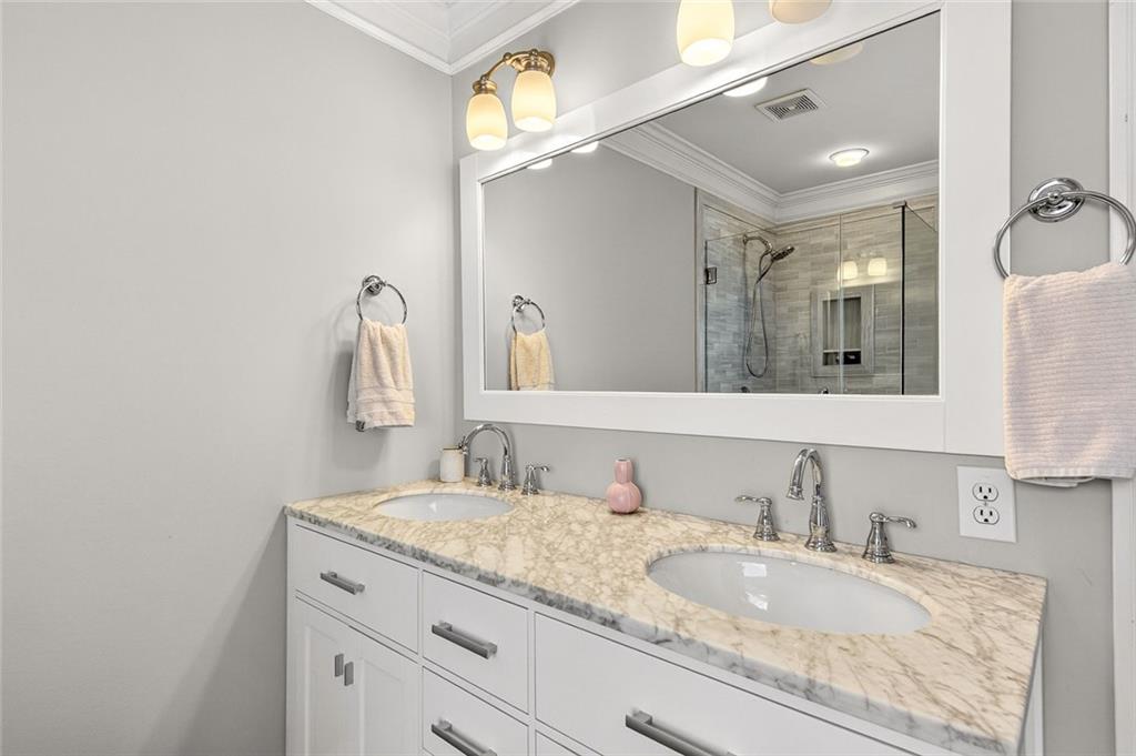 1533 Gilstrap Lane NW