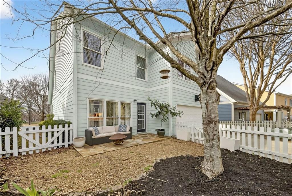 1533 Gilstrap Lane NW