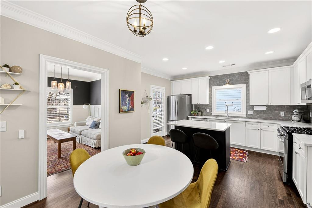 1533 Gilstrap Lane NW