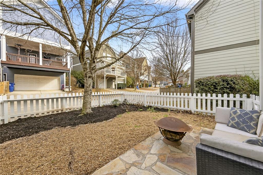 1533 Gilstrap Lane NW