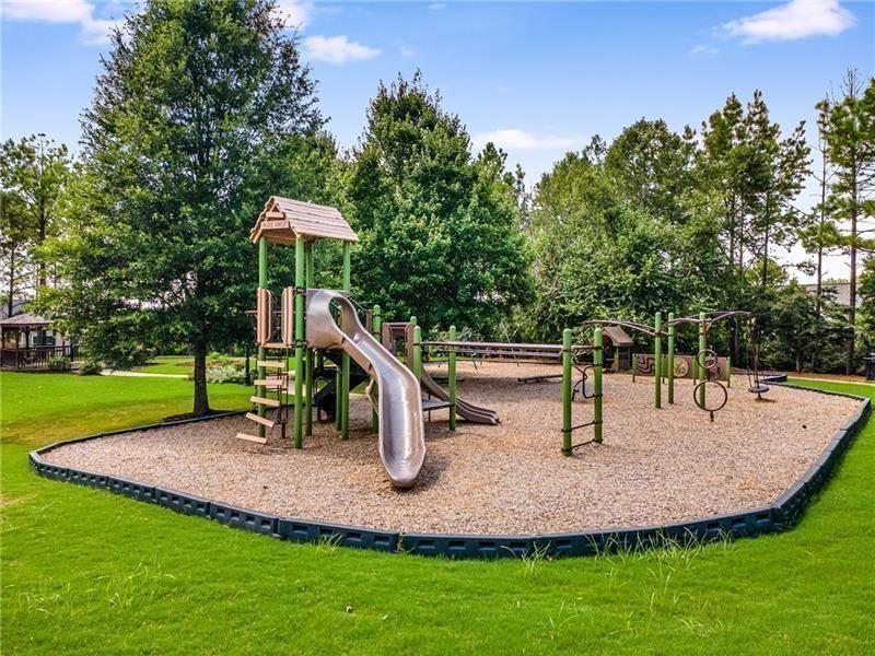 1533 Gilstrap Lane NW