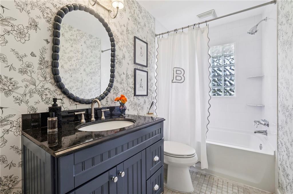 767 Moores Mill Road NW