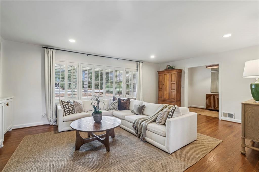 767 Moores Mill Road NW