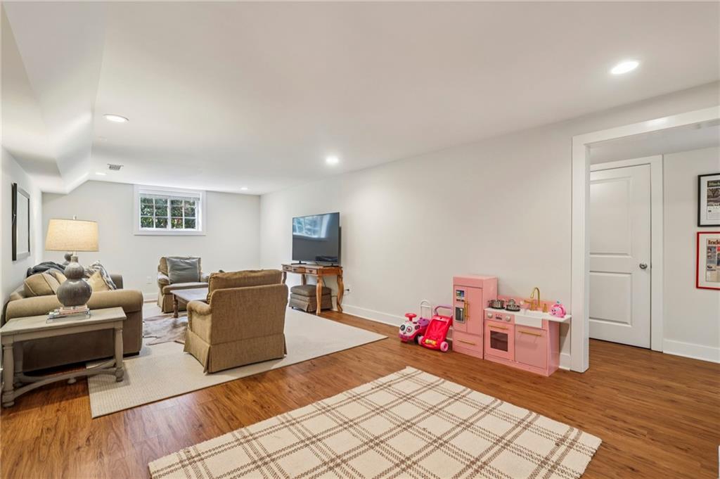 767 Moores Mill Road NW