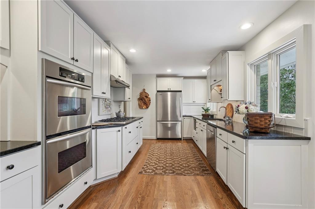 767 Moores Mill Road NW