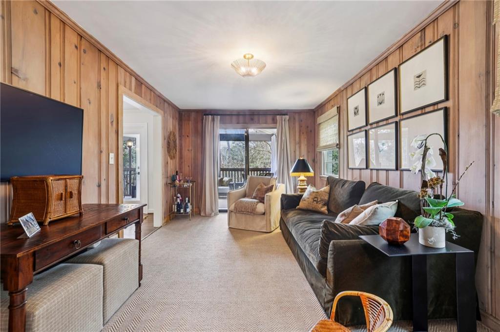 767 Moores Mill Road NW