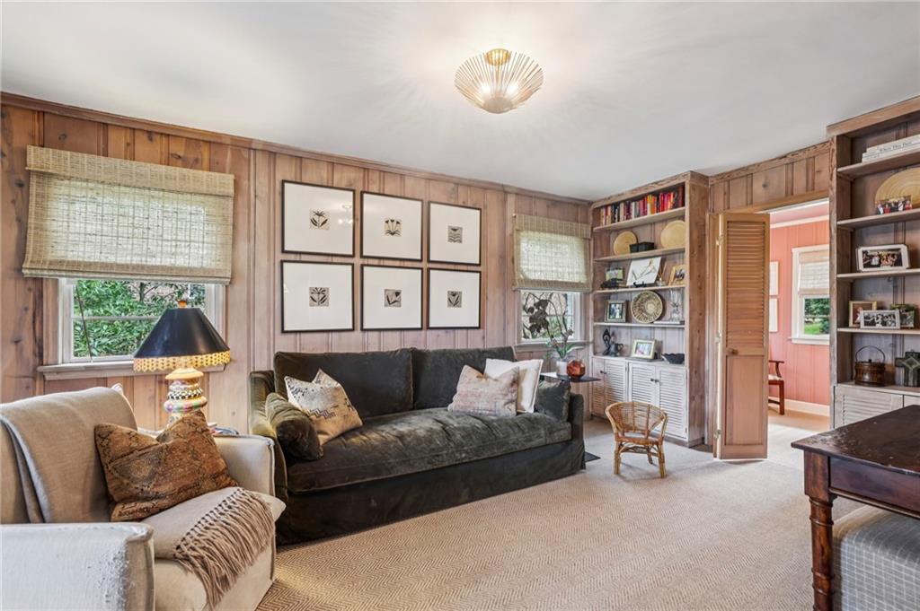 767 Moores Mill Road NW