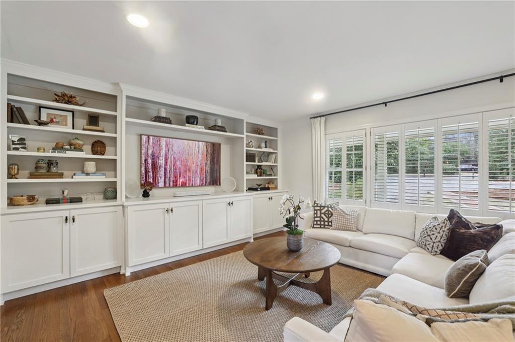 767 Moores Mill Road NW