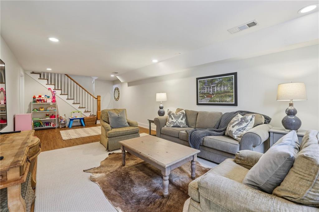 767 Moores Mill Road NW