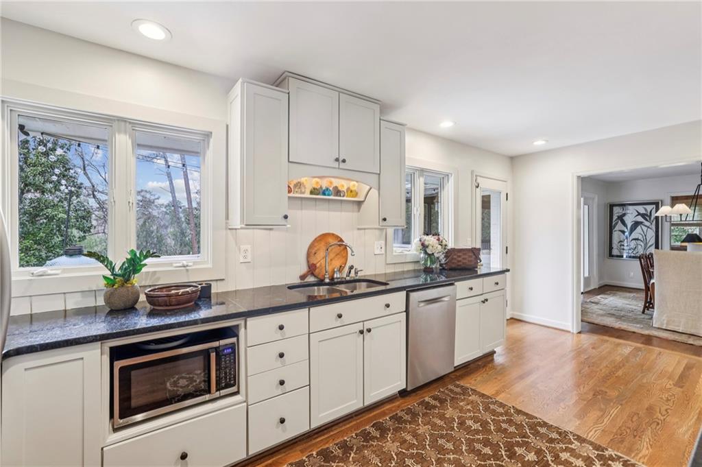 767 Moores Mill Road NW