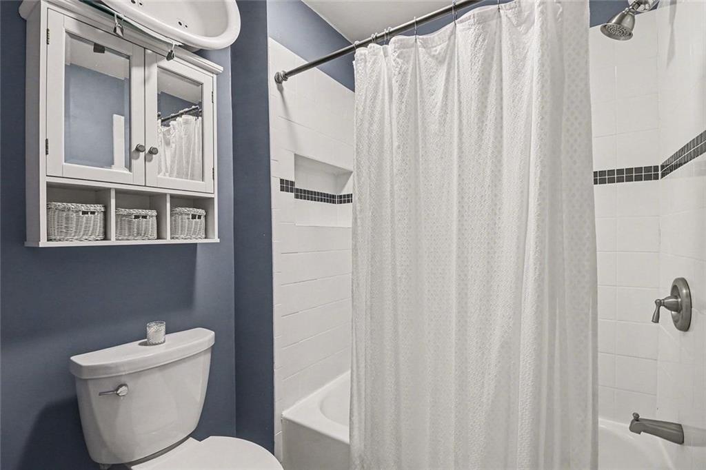 6520 Roswell Road Unit 104