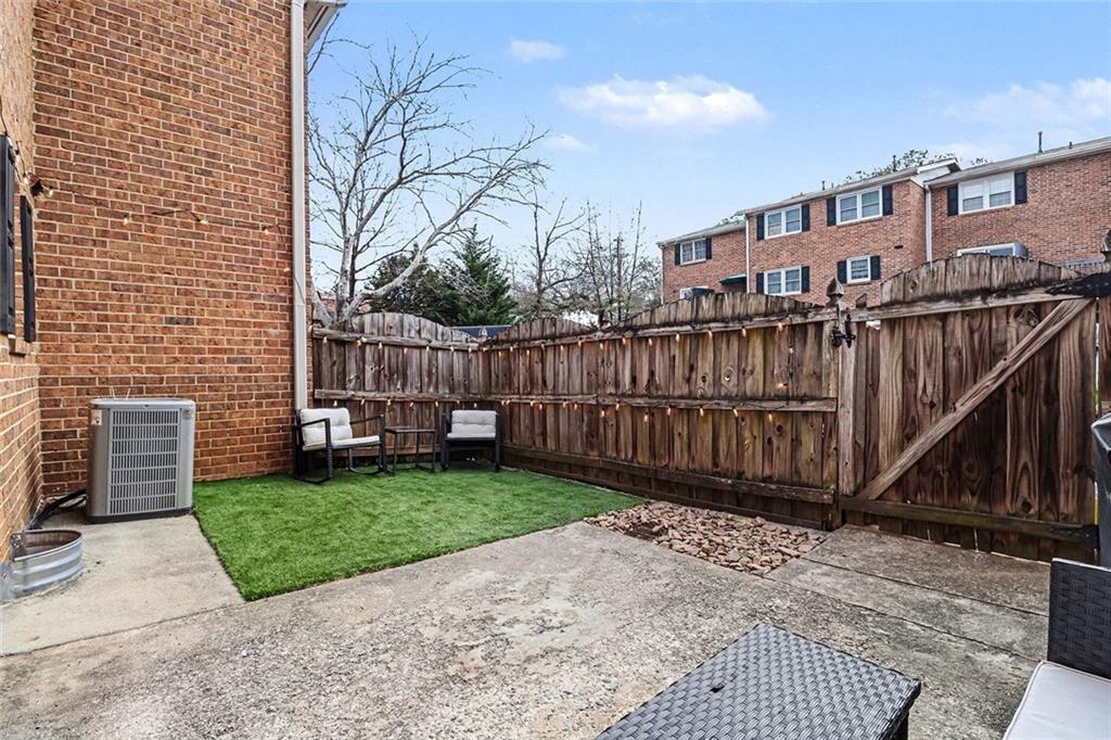 6520 Roswell Road Unit 104