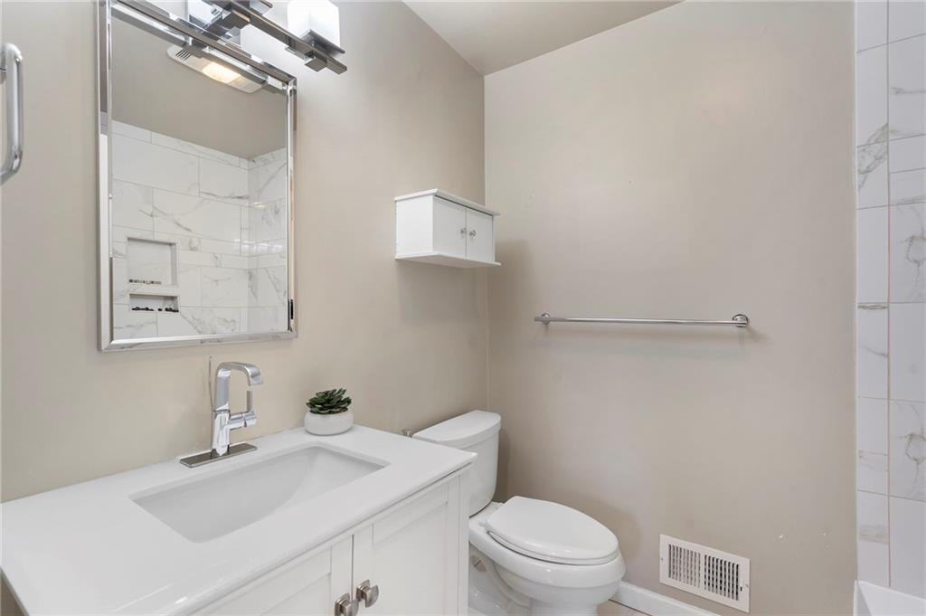 4148 Commodore Drive