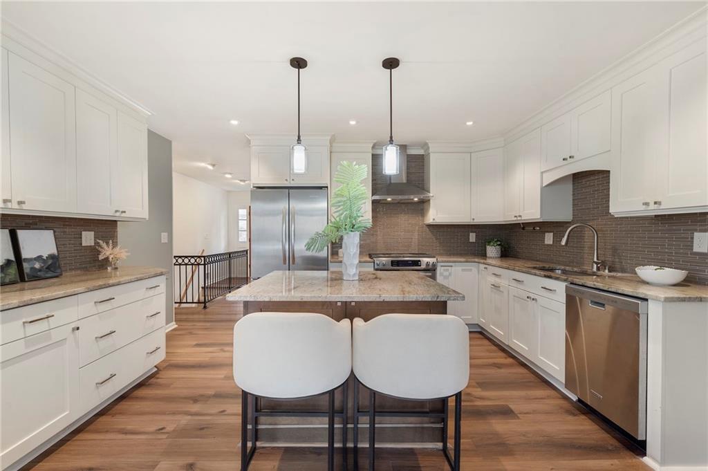 4148 Commodore Drive