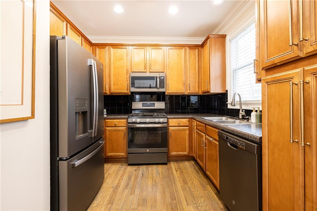 2383 Bernard Road NW