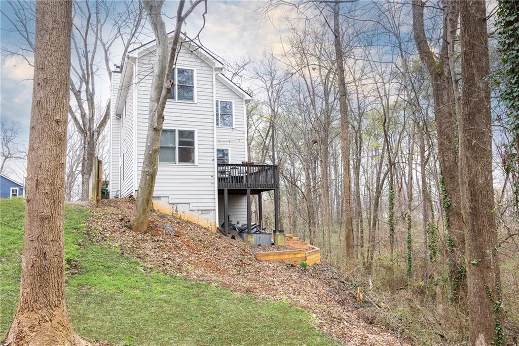 2383 Bernard Road NW