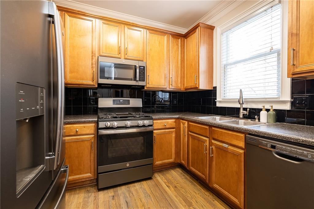 2383 Bernard Road NW