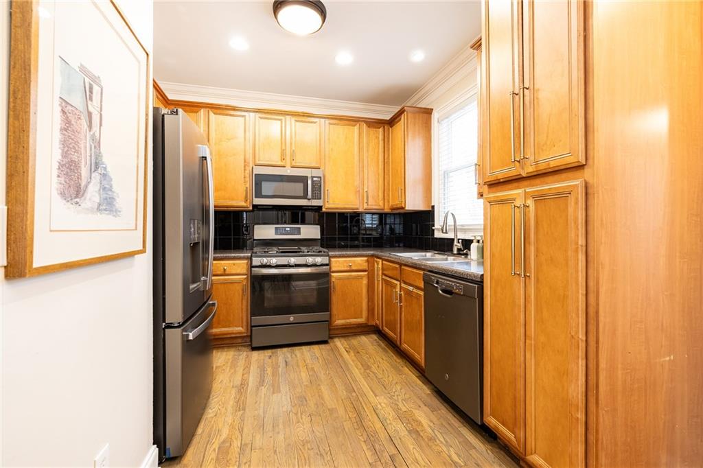 2383 Bernard Road NW