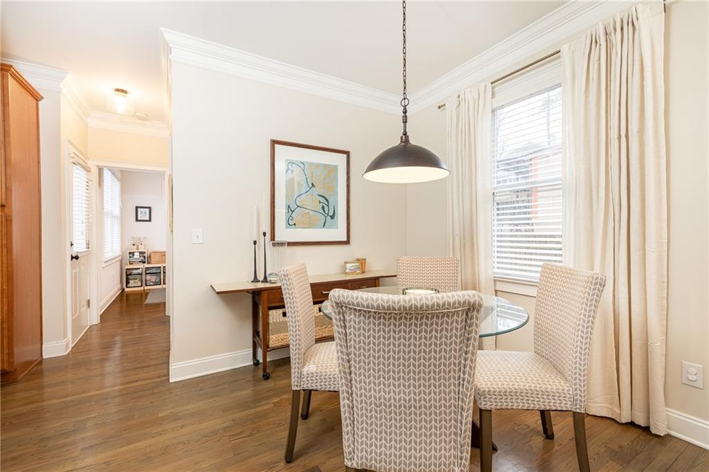 2383 Bernard Road NW