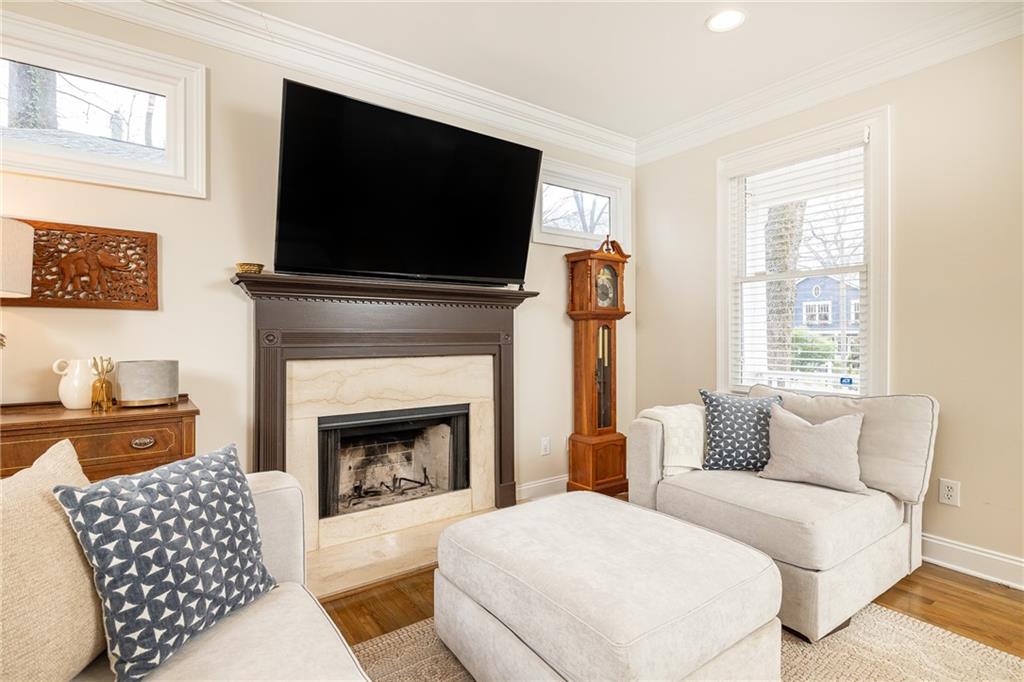 2383 Bernard Road NW