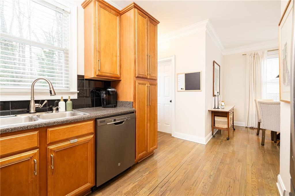 2383 Bernard Road NW