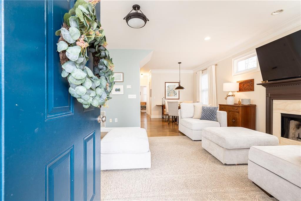 2383 Bernard Road NW