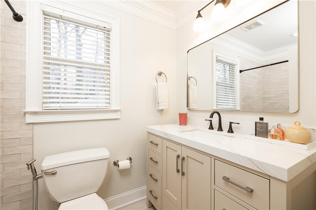 2383 Bernard Road NW