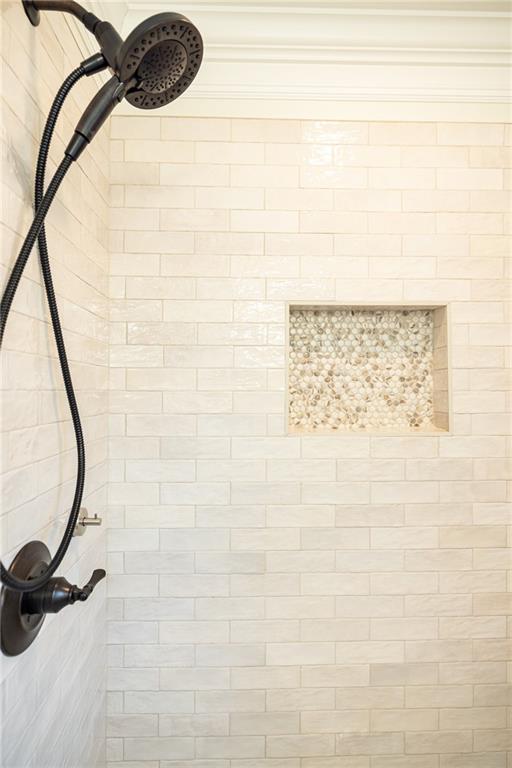 2383 Bernard Road NW