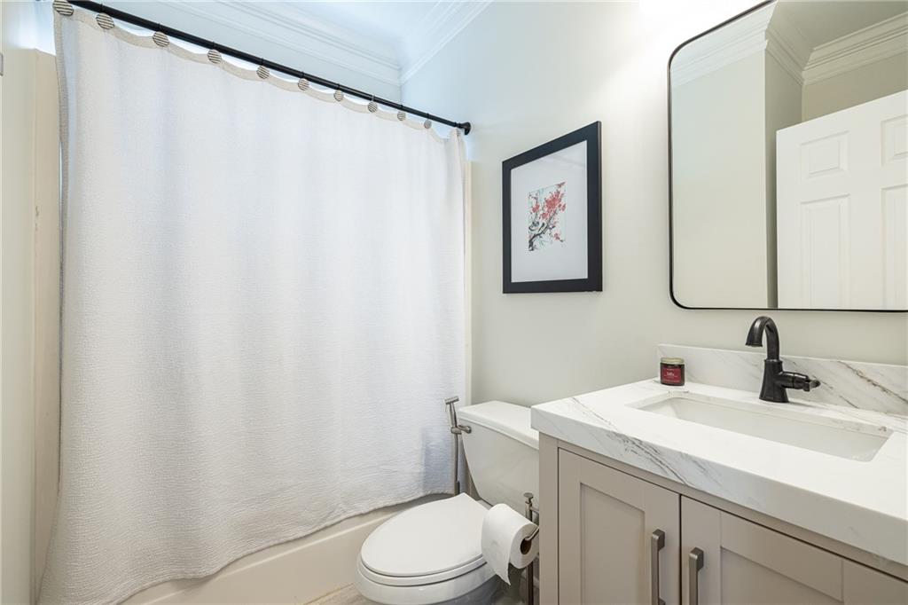 2383 Bernard Road NW